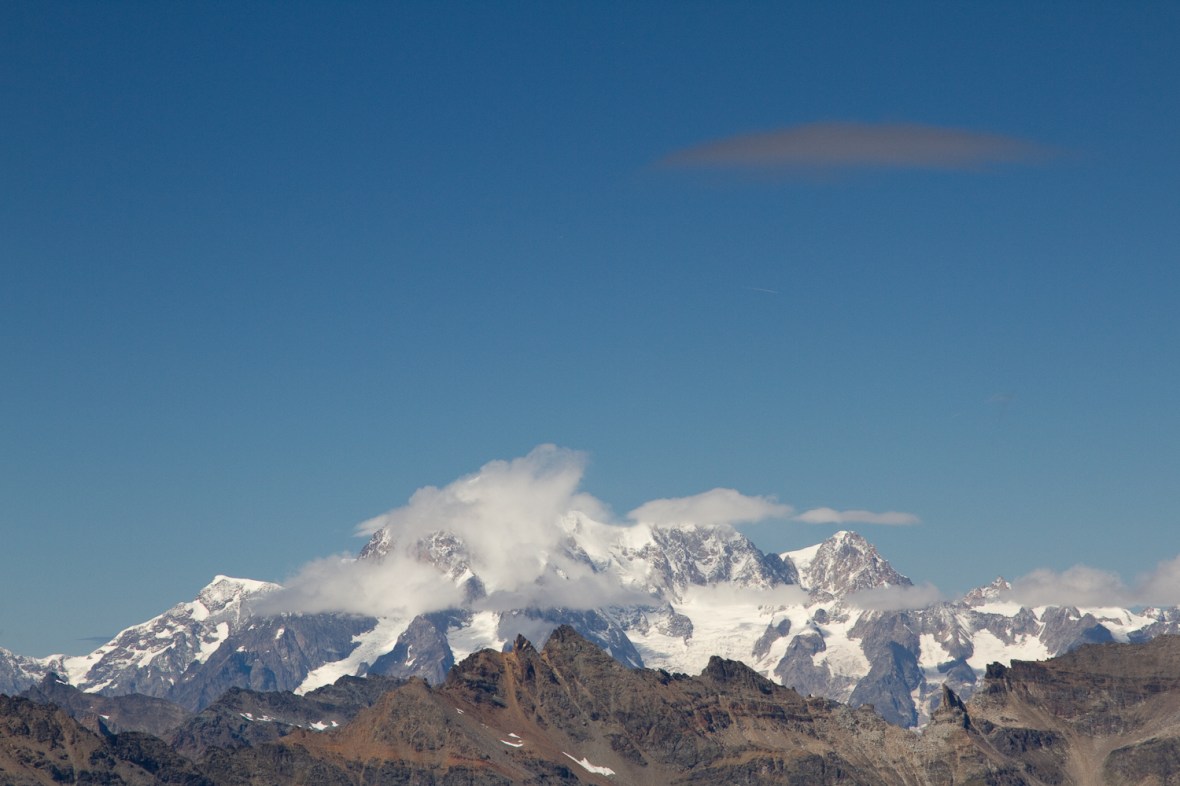 Gran_Paradiso_sep13_044_Mont Blanc cu OZN 2