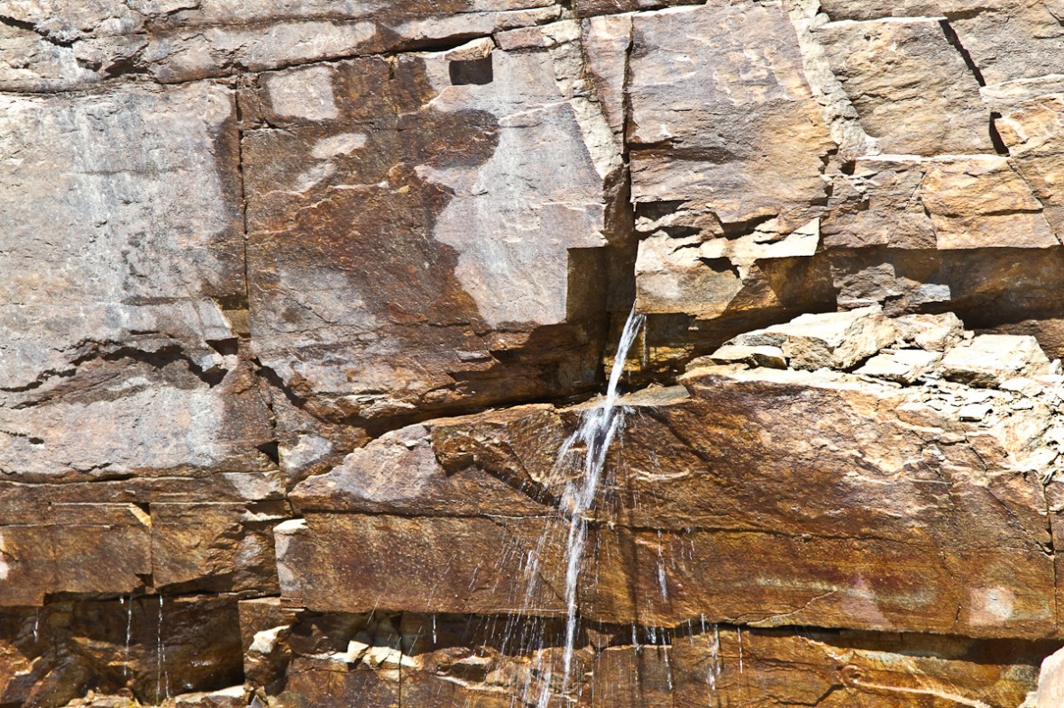 Gran_Paradiso_sep13_047_apa curge printr-o crapatura